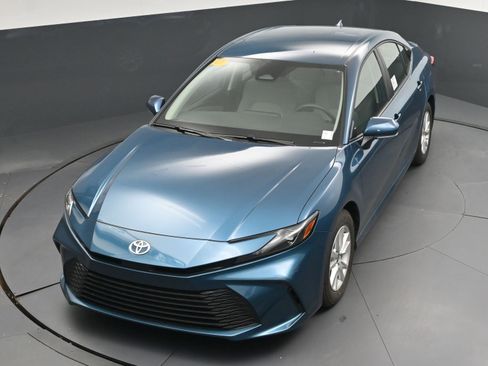 Certified 2025 Toyota Camry LE w/ Convenience Package image 31