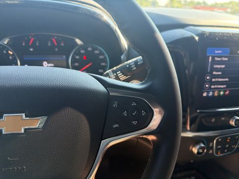 Used 2024 Chevrolet Traverse LT FWD image 33