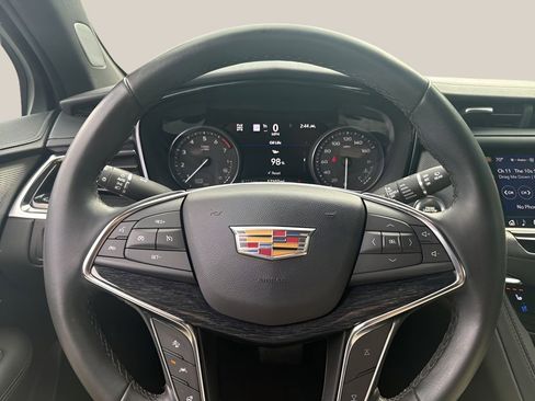Used 2021 Cadillac XT5 Premium Luxury image 18