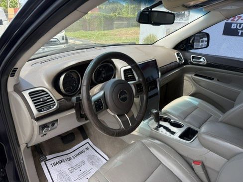 Used 2011 Jeep Grand Cherokee Laredo RWD image 10