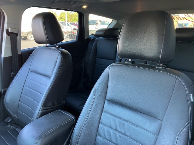 Used 2014 Ford Escape Titanium w/ Equipment Group 401A AWD/4WD image 9