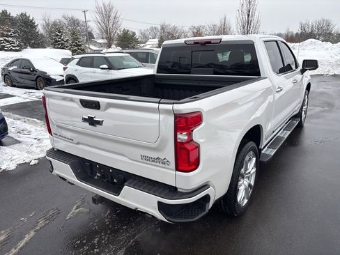 Used 2024 Chevrolet Silverado 1500 High Country w/ Technology Package image 3