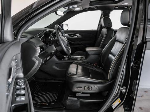 Used 2022 Chevrolet Traverse Premier w/ Redline Edition FWD image 3