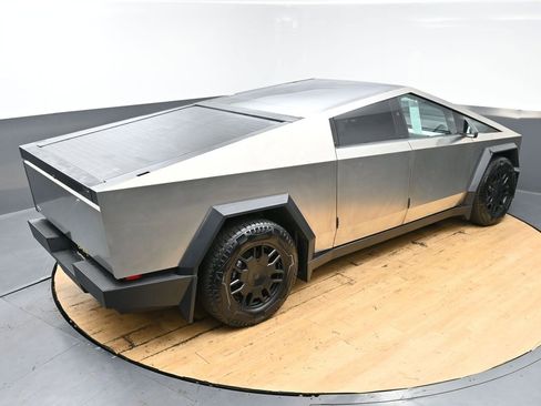 Used 2024 Tesla Cybertruck AWD Crew Cab image 51