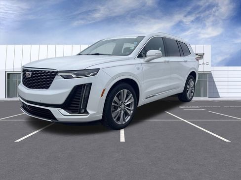 Certified 2023 Cadillac XT6 Premium Luxury image 4