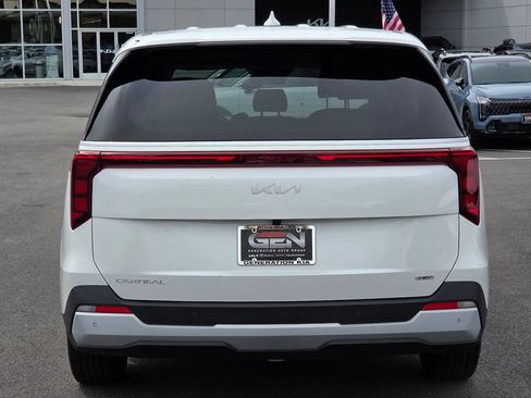 Used 2026 Kia Carnival LXS FWD image 5