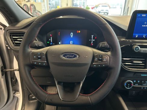 Used 2025 Ford Escape ST-Line image 17