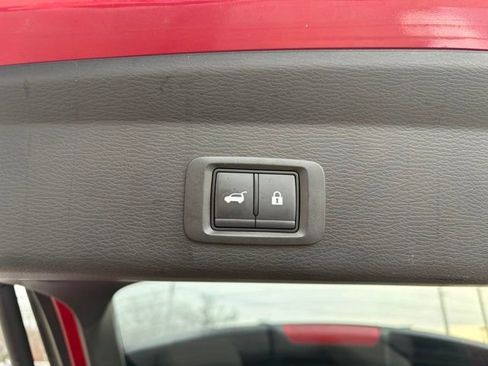 Used 2025 Mitsubishi Outlander SE image 30