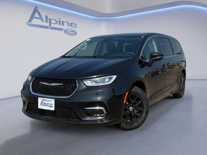 Used 2023 Chrysler Pacifica Touring-L
