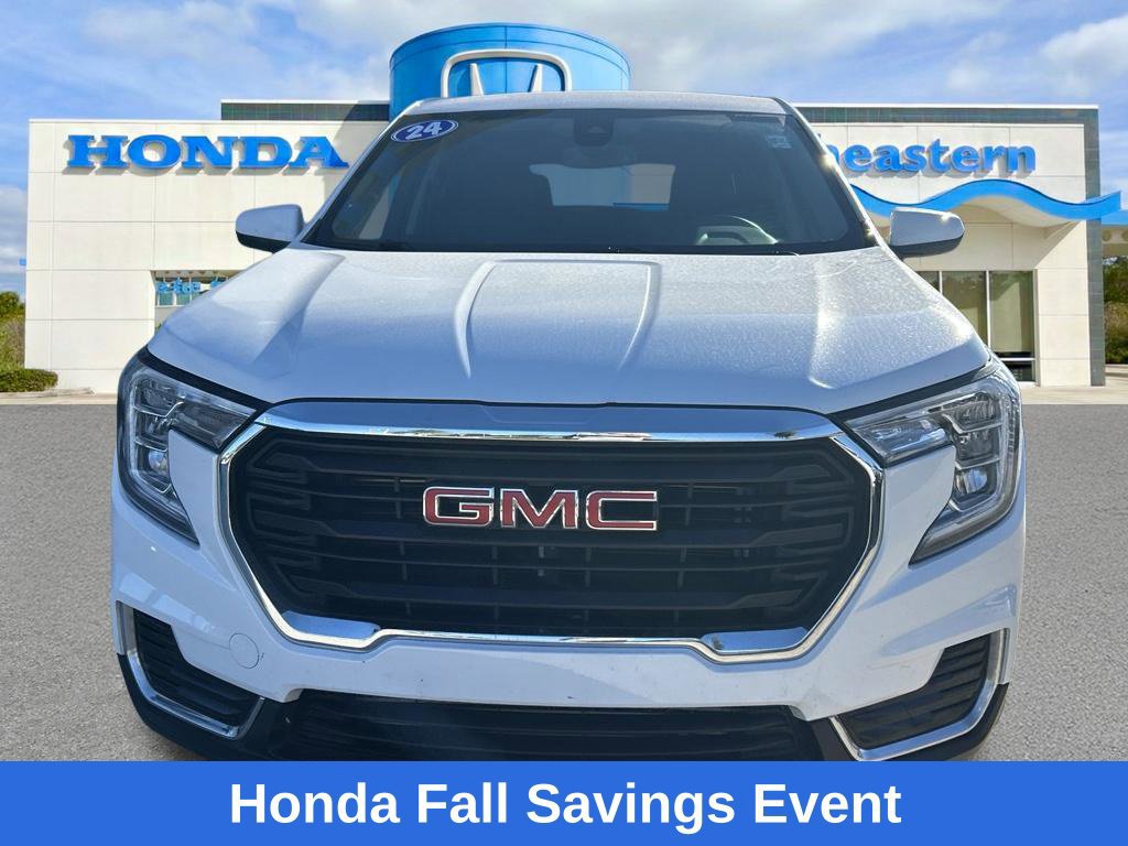 Used 2024 GMC Terrain SLE AWD/4WD image 2