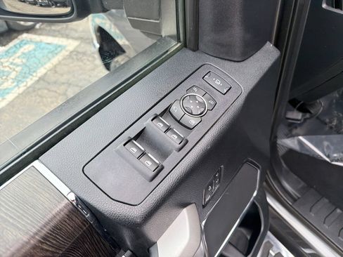 Used 2020 Ford F250 Lariat w/ Lariat Ultimate Package AWD/4WD image 13
