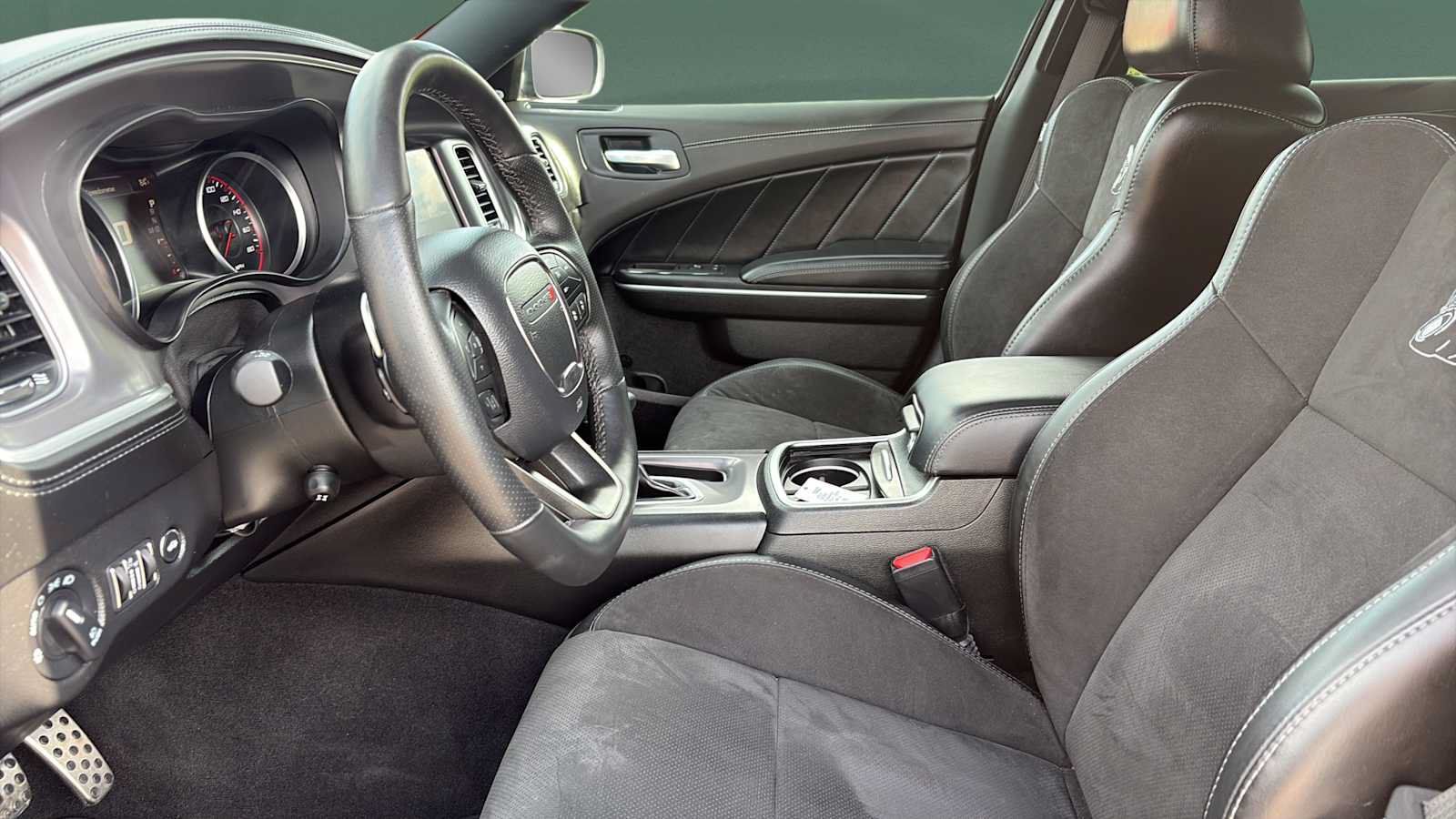 Used 2022 Dodge Charger Scat Pack w/ Dynamics Package RWD image 17