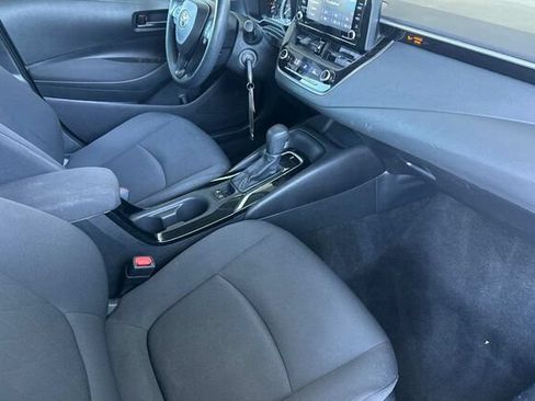 Used 2022 Toyota Corolla LE FWD image 15