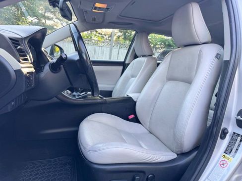 Used 2012 Lexus CT 200h Premium w/ Leather Pkg FWD image 16