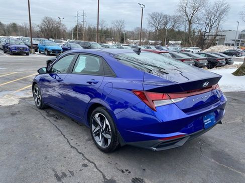 Certified 2023 Hyundai Elantra SEL w/ Convenience Package image 8