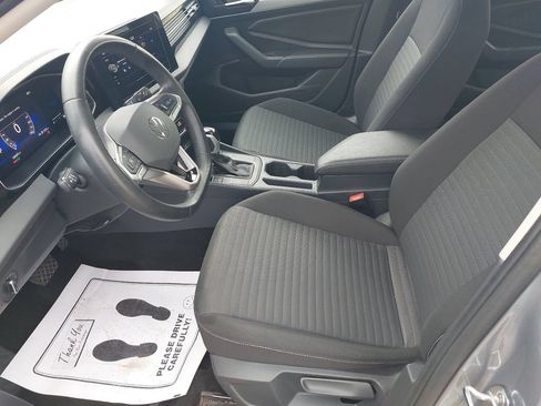 Certified 2025 Volkswagen Jetta S FWD image 13