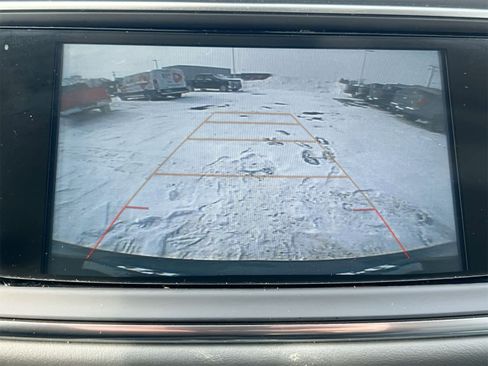 Used 2018 Buick Enclave Essence image 28