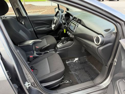 Used 2022 Nissan Versa S FWD image 10