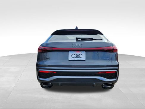 Certified 2025 Audi Q5 Premium w/ Convenience Package image 6