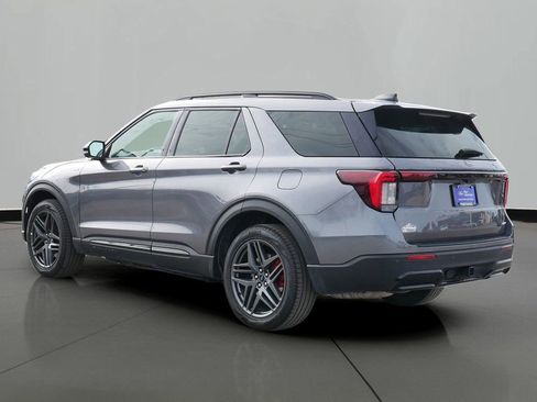 Certified 2025 Ford Explorer ST-Line w/ ST-Line Street Pack image 2