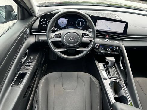 Used 2023 Hyundai Elantra SEL w/ Convenience Package FWD image 14