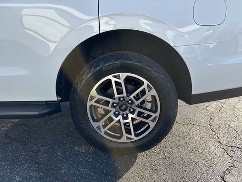 New 2026 Ford Expedition Active image 29