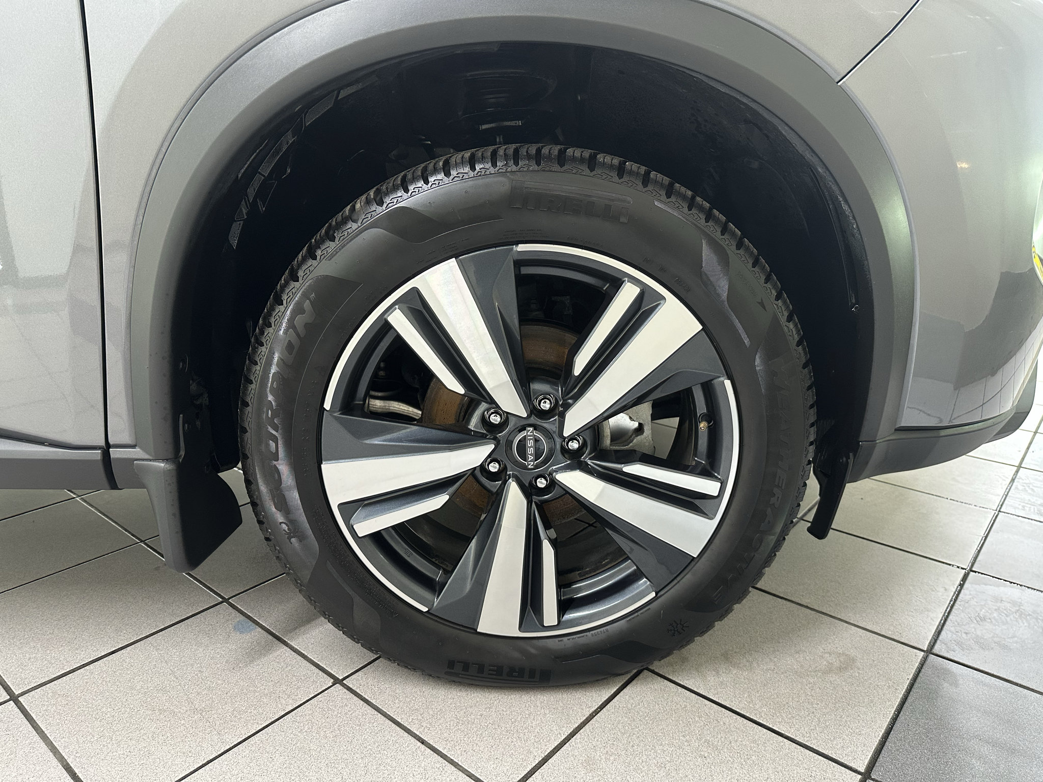 Used 2024 Nissan Rogue SL AWD/4WD image 15