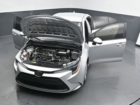 Used 2023 Toyota Corolla LE image 40