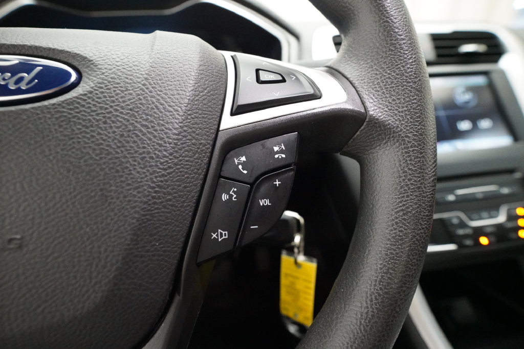 Used 2016 Ford Fusion SE FWD image 20