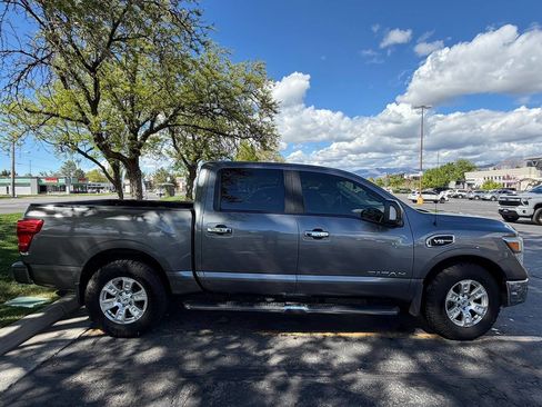 Used 2017 Nissan Titan S AWD/4WD image 5