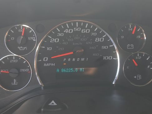 Used 2022 Chevrolet Express 3500 w/ Driver Convenience Package image 11