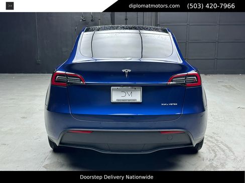 Used 2022 Tesla Model Y Long Range image 5
