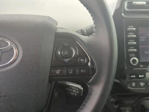 Used 2021 Toyota Prius XLE image 17