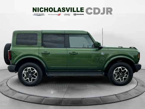Used 2025 Ford Bronco Outer Banks AWD/4WD image 6