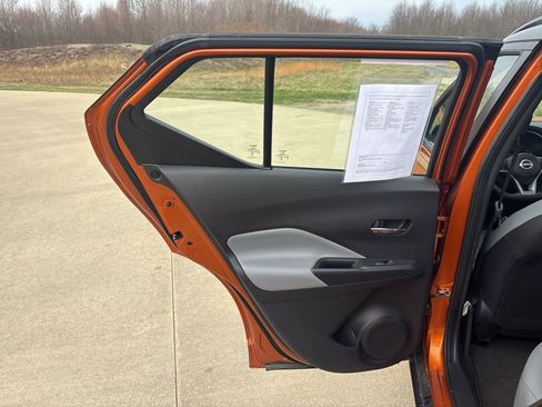 Used 2023 Nissan Kicks SR w/ SR Premium Package FWD image 38