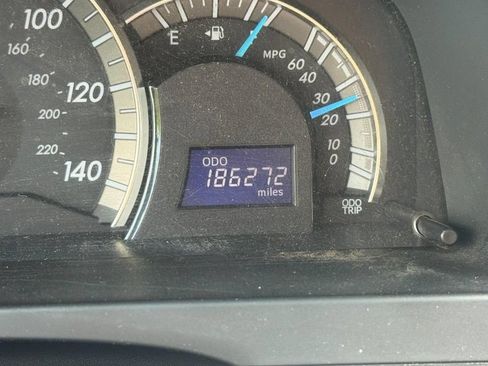 Used 2012 Toyota Camry SE FWD image 28
