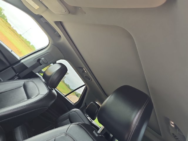 Used 2021 Ford Explorer XLT w/ Equipment Group 202A AWD/4WD image 31