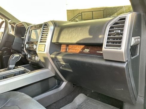 Used 2016 Ford F150 Platinum w/ Equipment Group 701A Luxury image 13