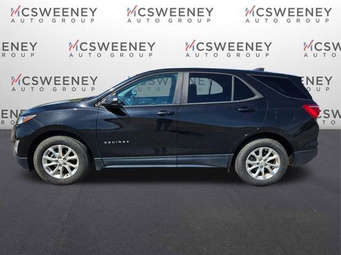 Used 2020 Chevrolet Equinox LS w/ LS Convenience Package FWD image 2