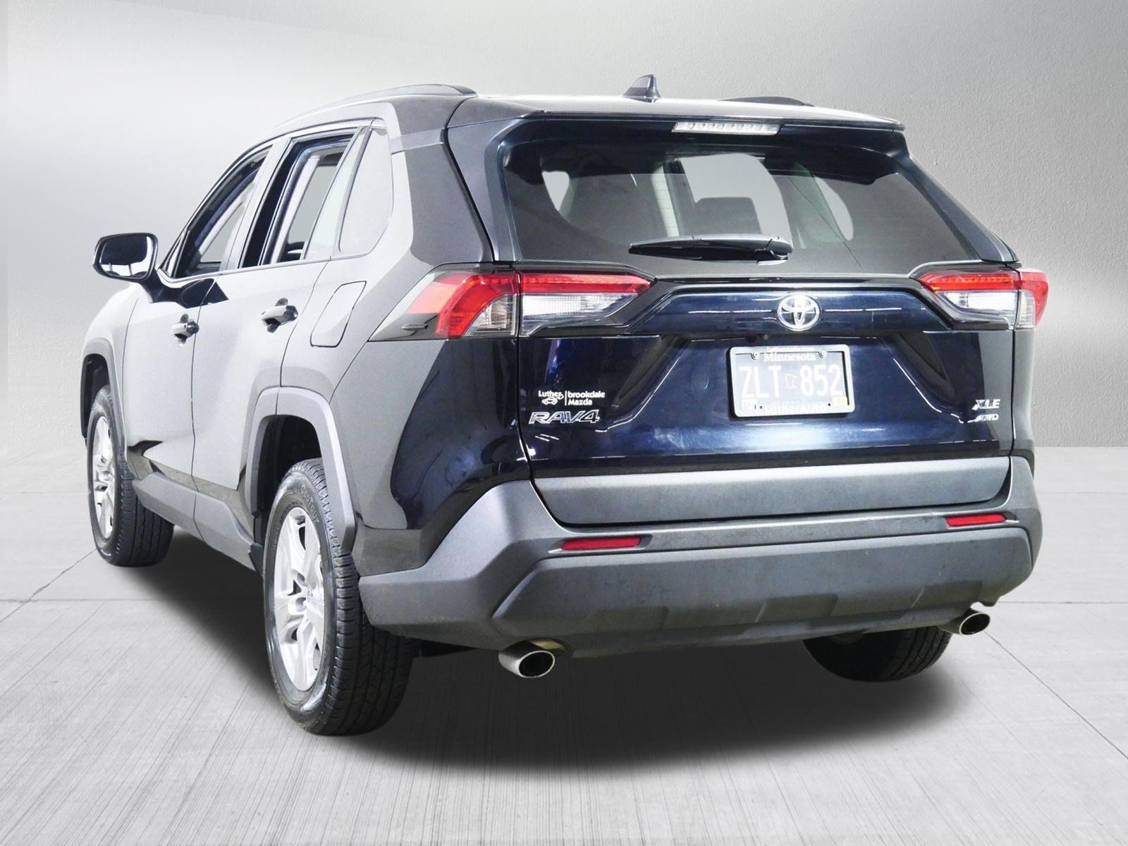Used 2023 Toyota RAV4 XLE AWD/4WD image 5