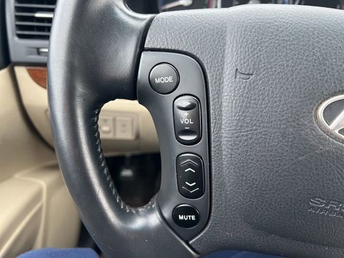 Used 2009 Hyundai Santa Fe SE image 14