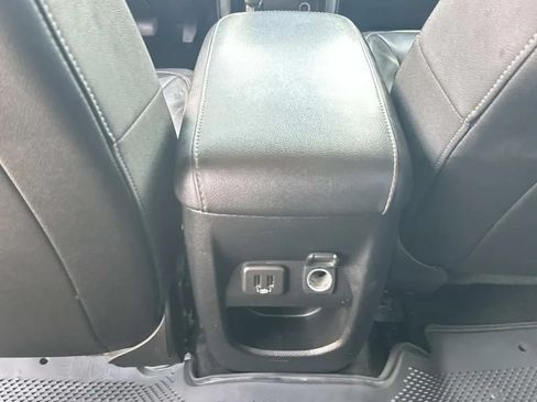 Used 2019 Chevrolet Colorado ZR2 w/ ZR2 Dusk Special Edition AWD/4WD image 18