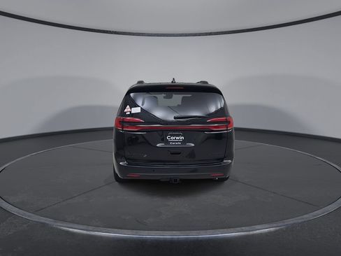New 2027 Chrysler Pacifica Limited w/ S Appearance Package AWD/4WD image 13