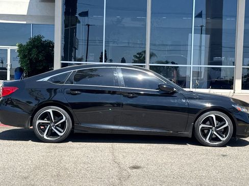 Used 2022 Honda Accord Sport image 4