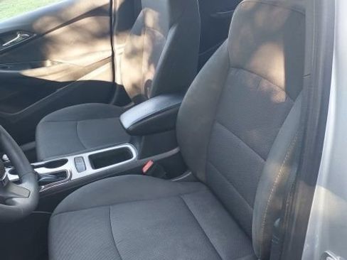 Used 2017 Chevrolet Cruze LS FWD image 13