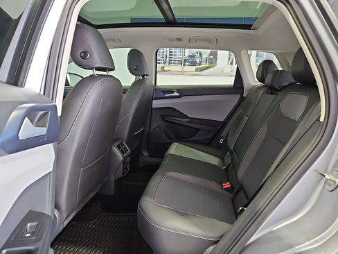 Certified 2024 Volkswagen Taos SE w/ Panoramic Sunroof Package AWD/4WD image 13