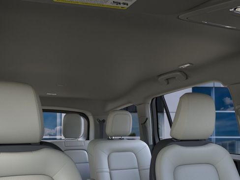New 2026 Lincoln Aviator AWD image 22