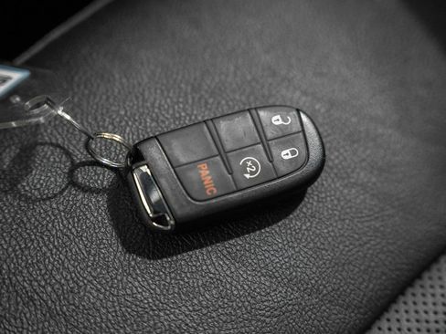 Certified 2023 Jeep Compass Latitude AWD/4WD image 32
