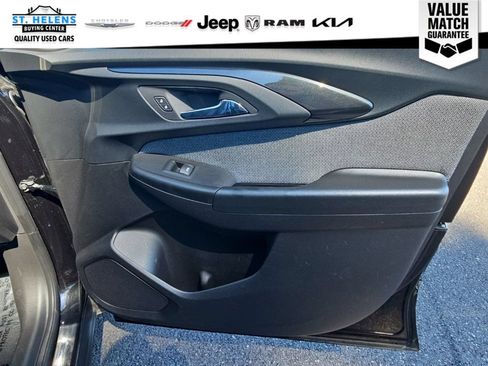Used 2023 Chevrolet TrailBlazer LT FWD image 26
