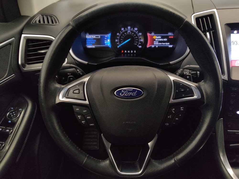 Used 2017 Ford Edge Titanium FWD image 22